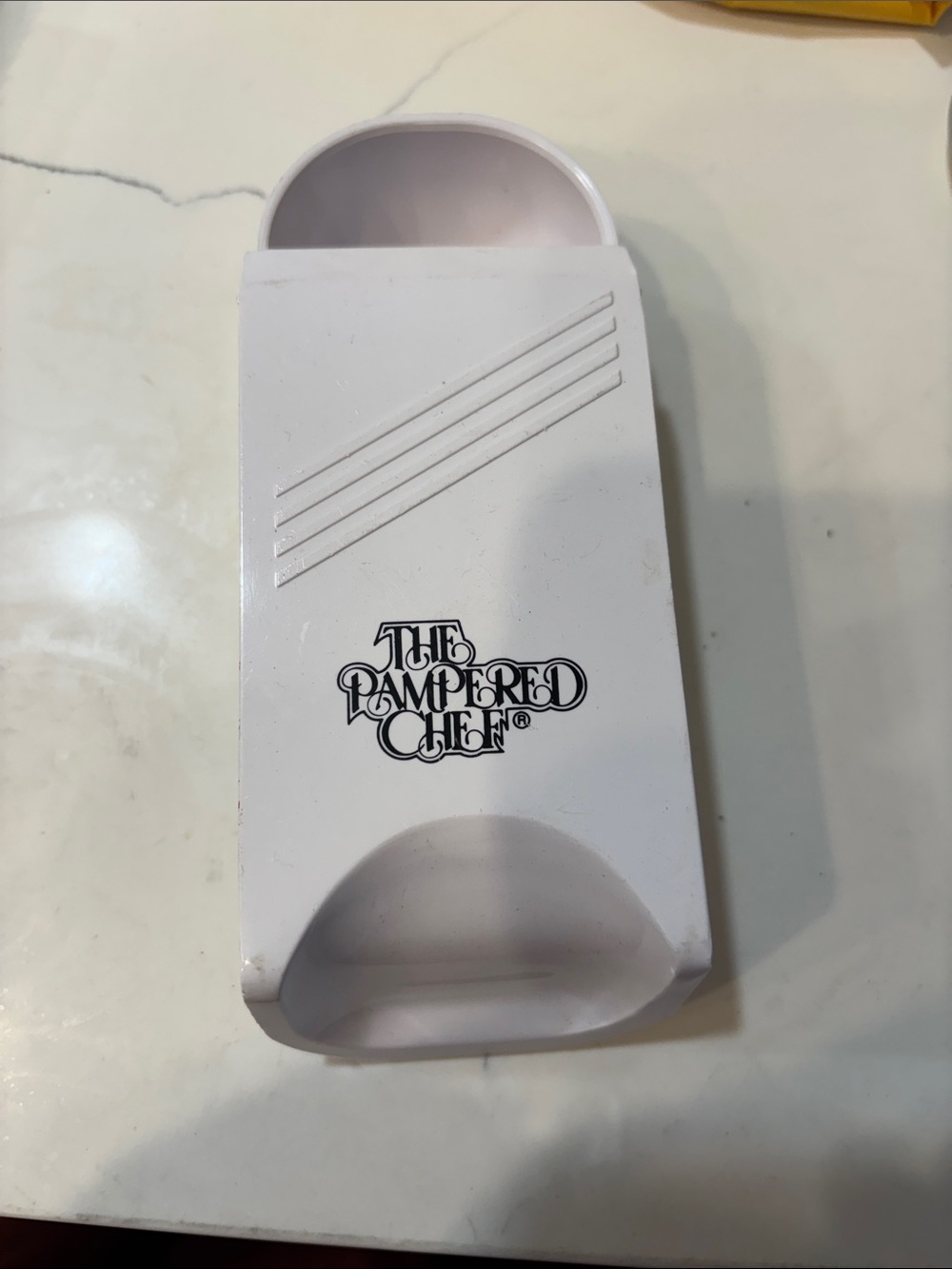 The Pampered Chef White measuring spoon